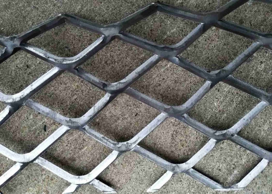 Expanded Metal Mesh Mild Steel Raised Type Firm Structure Used As Walkway