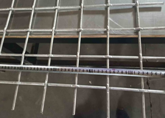 3.5" Opening Lock Crimp Wire Mesh 0.138" Diameter Wire With Solid Construction