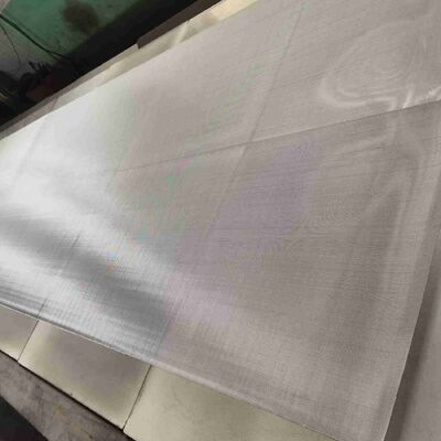 Stainless Steel Woven Wire Mesh with 26mesh used in Petrochemical & Industrial Filtration