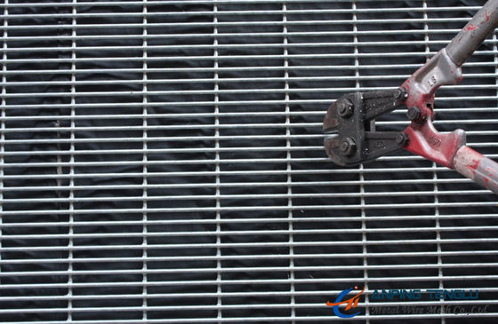 Green Anti Climb 4mm 1.8m Welded Wire Mesh Fence SS304